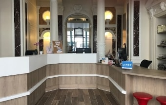 パリデスク（ルーブル美術館　徒歩圏内）