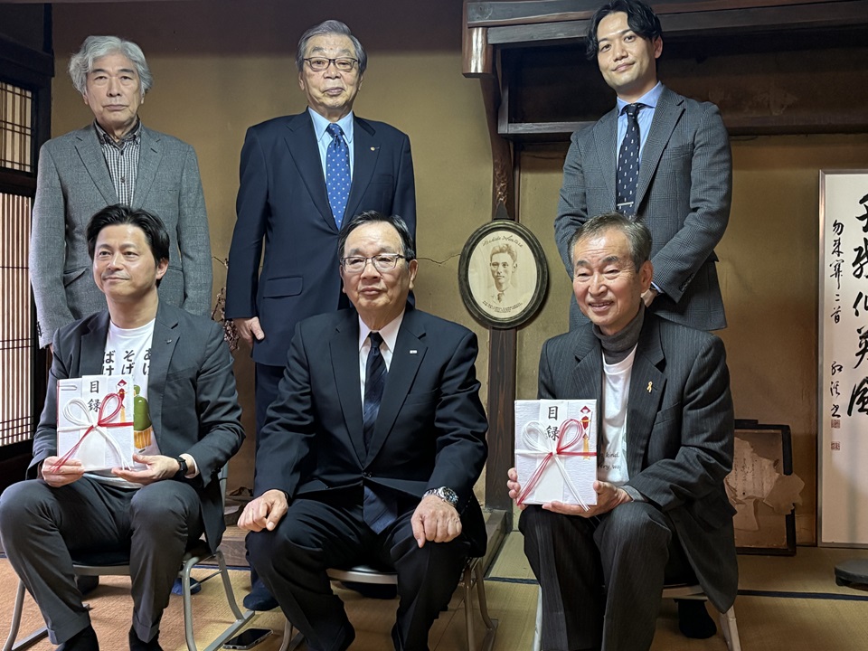 寄付金贈呈式の様子